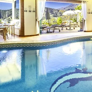 malaga-hills-boutique-wellness-bb-adults-only.1costadelsol.com/