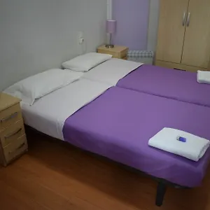 hostal-mimi-las-ramblas.topbarcelonahotels.com/