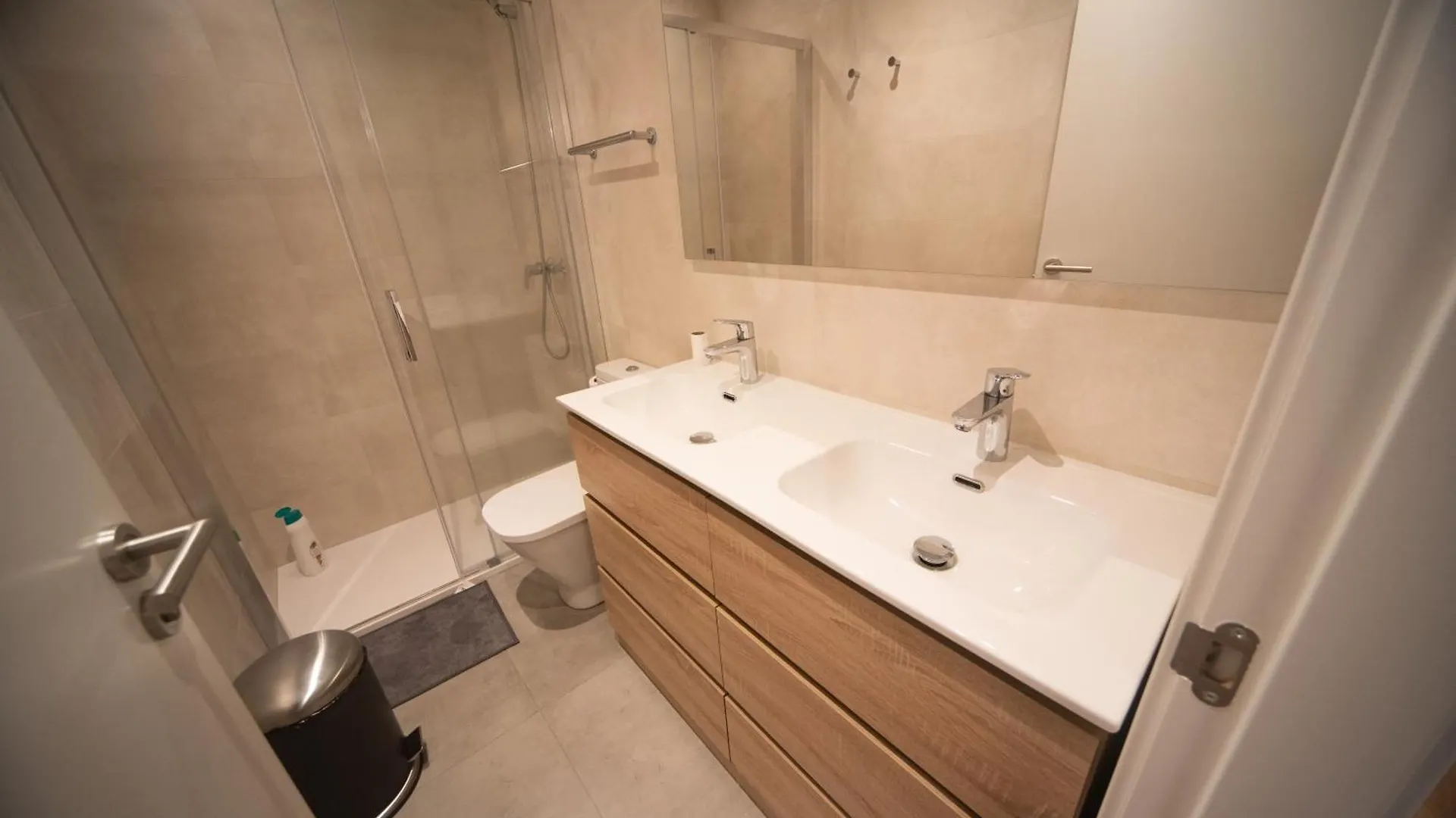Hostel By Universitat Rooms Barcelona Spain